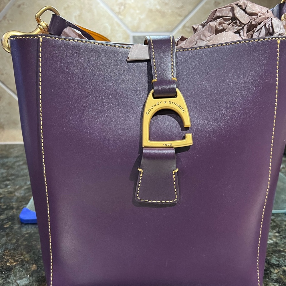 Dooney & Bourke bucket purse